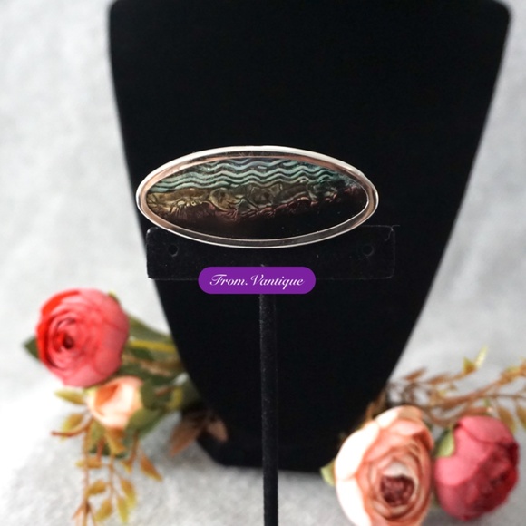 🟢 VINTAGE Oval Silver Frame Shells / Conchs Surface Brooch / Scarf Pin 🧷 - Picture 2 of 5